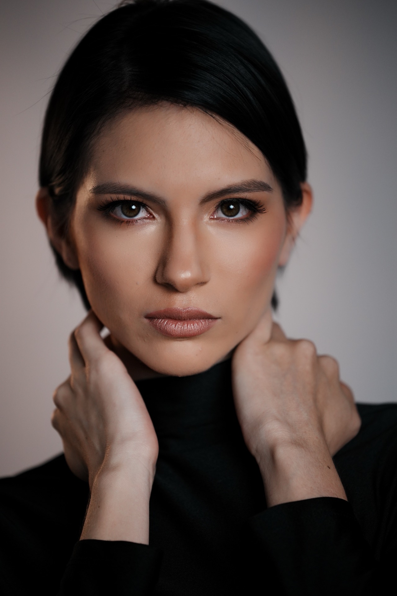 L.E. School — Equipo